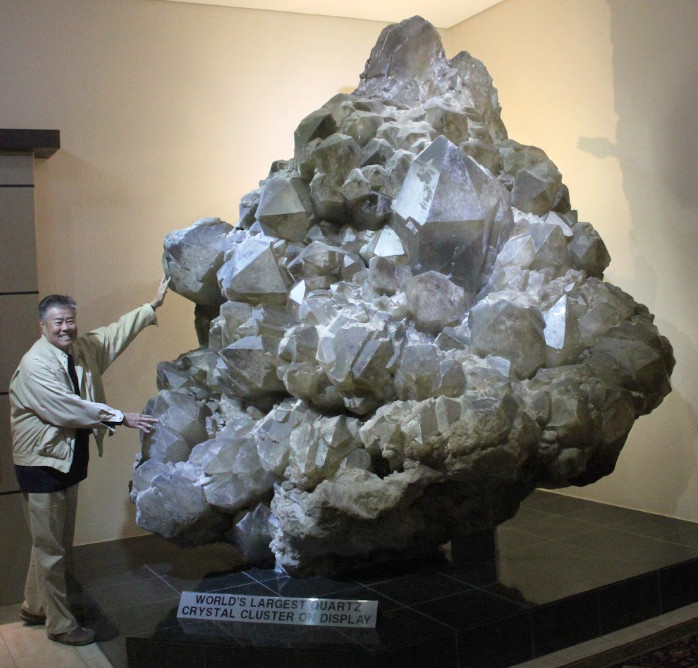's Werelds grootste bergkristal uit Namibië 