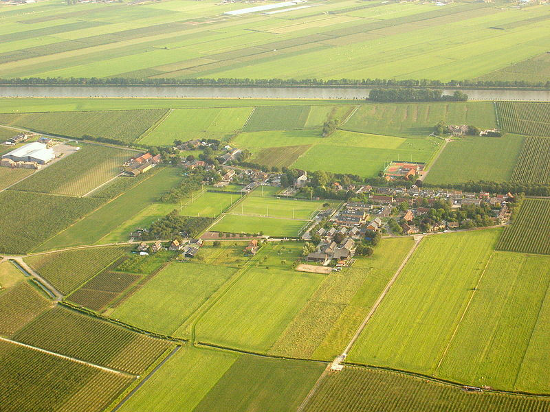 Tegenwoordig is meer dan de helft van alle grond in Nederland in gebruik voor de landbouw