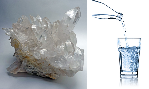 Links een foto van een bergkristal. Rechts een foto van een glas water.