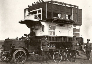 Tijdens de Eerste Wereldoorlog werden ook regelmatig postduiven ingezet. Dankzij de vogels konden de soldaten boodschappen over lange afstanden versturen.