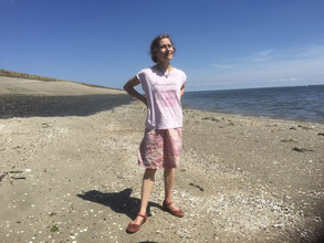 Anja Spang onderzoekt archaea. Zij doet dit op Texel in het Koninklijk Nederlands Instituut voor Zeeonderzoek (NIOZ).