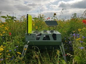 Een DIOPSIS-camera in het veld.
